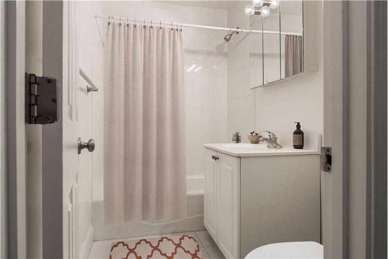 Apartment for rent at 118 Edgemere Rd #11, West Roxbury, MA 02132