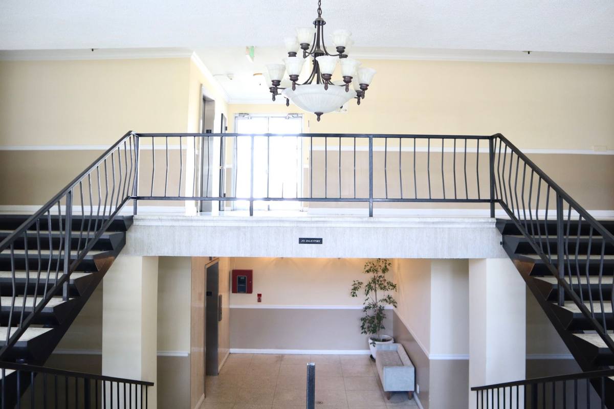Apartment for rent at 334 S Gramercy Place, Los Angeles, CA 90020