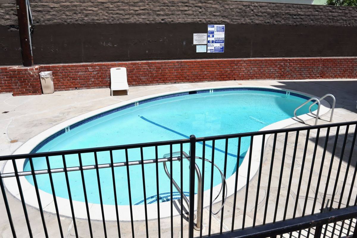 Apartment for rent at 334 S Gramercy Place, Los Angeles, CA 90020