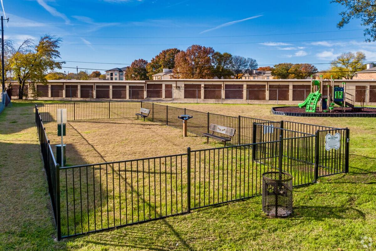 Apartment for rent at 1301 W Highway 287 Bypass, Waxahachie, TX 75165