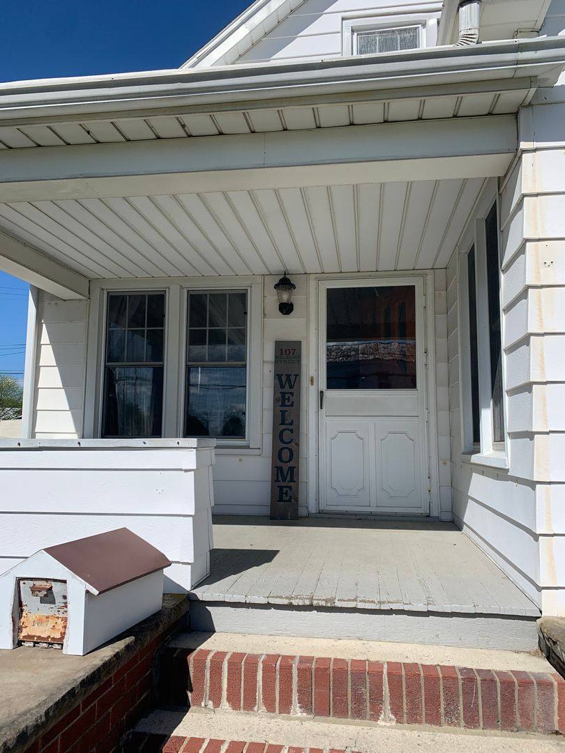 Apartment for rent at 107 Melmore St, Tiffin, OH 44883