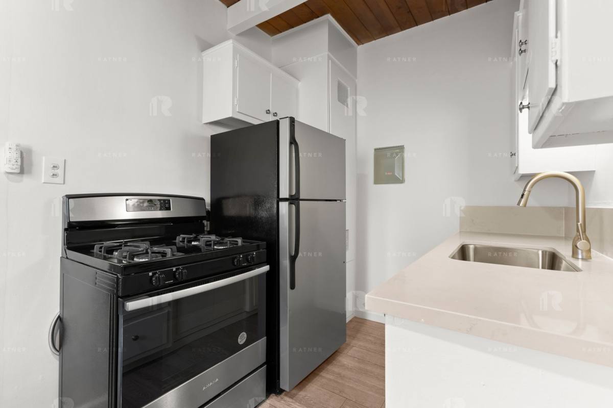 Apartment for rent at 4232-4234 Mary Ellen Ave, Studio City, CA 91604