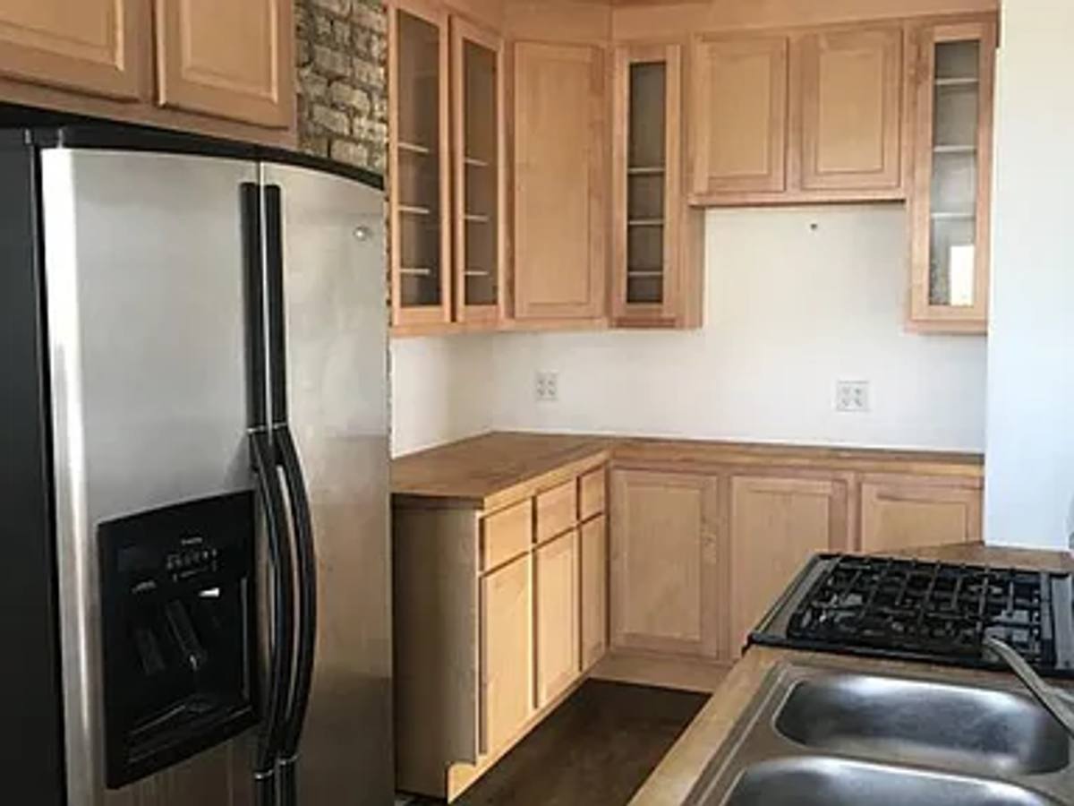 Apartment for rent at 1446 W Pensacola Ave, Chicago, IL 60613