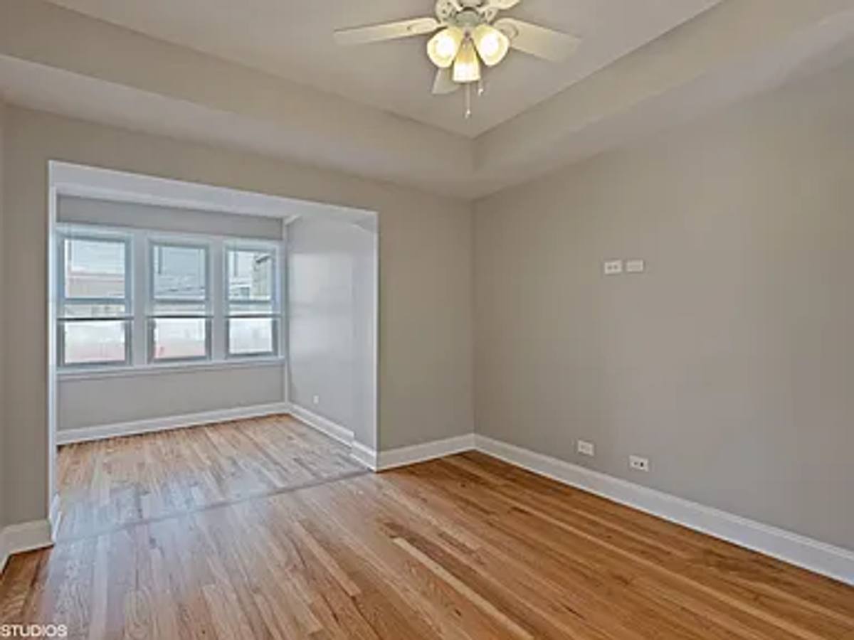 Apartment for rent at 1446 W Pensacola Ave, Chicago, IL 60613