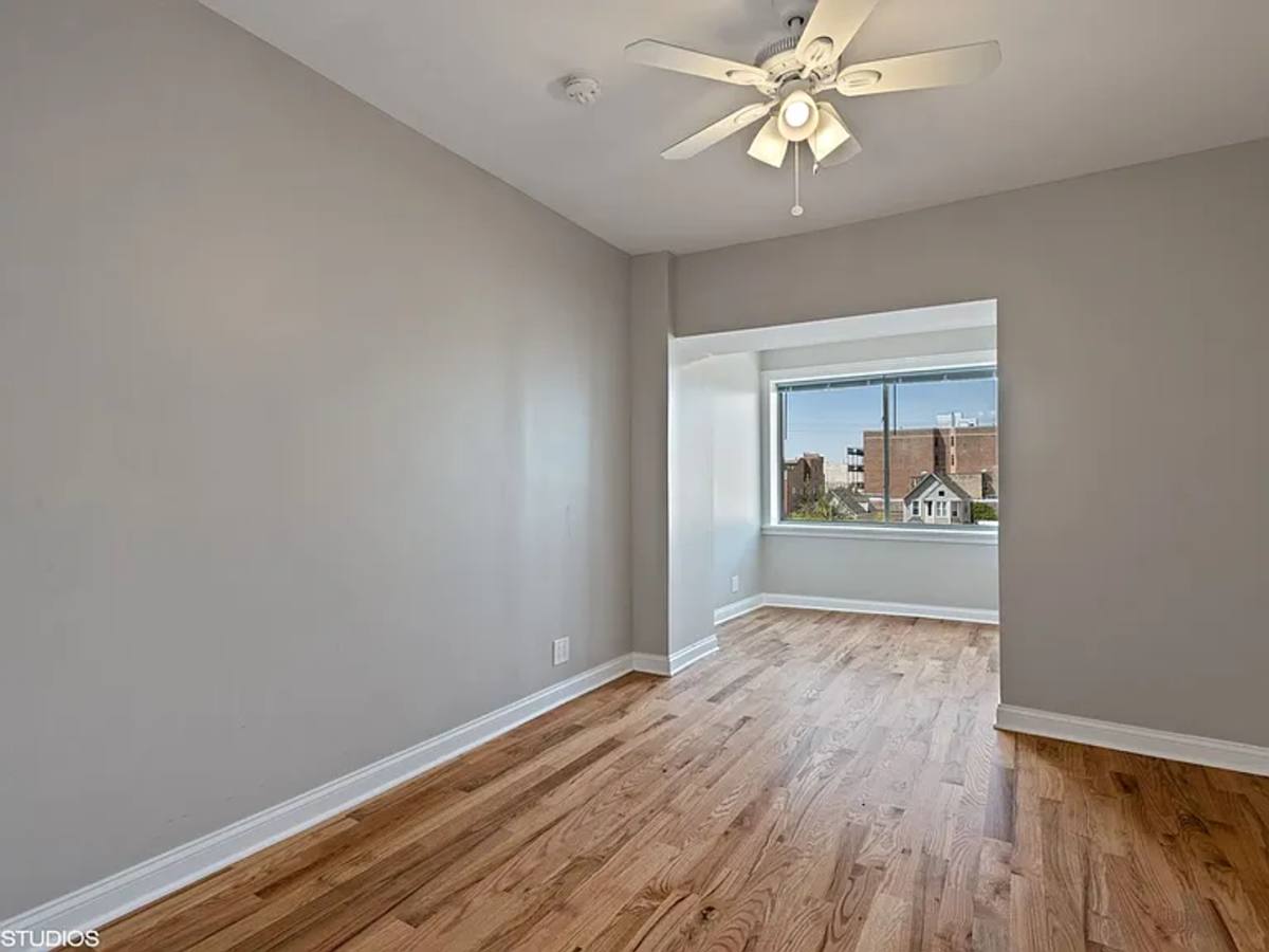 Apartment for rent at 1446 W Pensacola Ave, Chicago, IL 60613