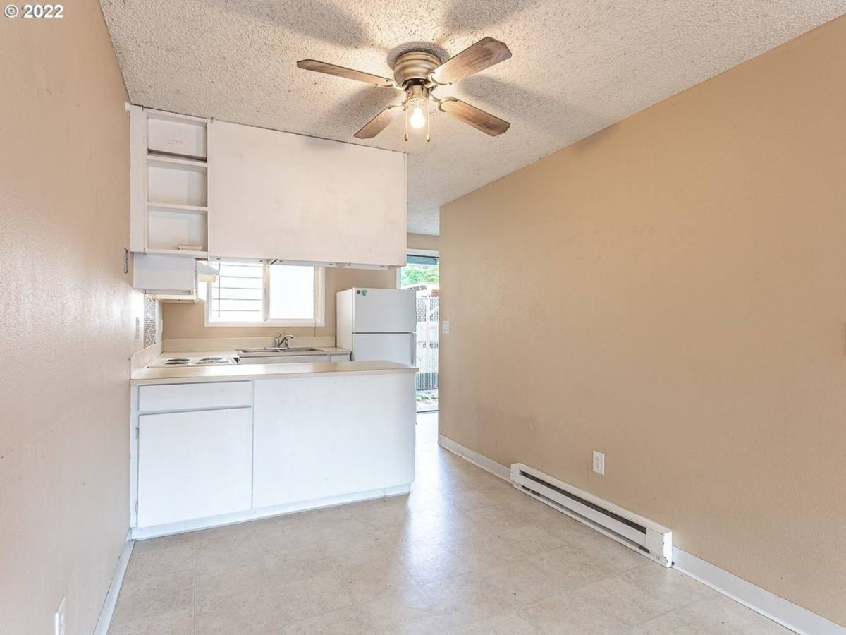 Apartment for rent at 909 W 36th St, Vancouver, WA 98660