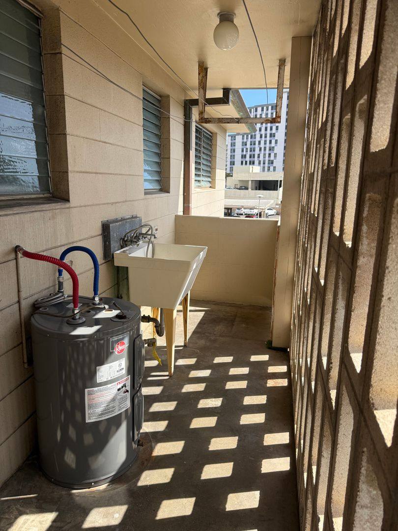 Apartment for rent at 2615 Varsity Place, Honolulu, HI 96826