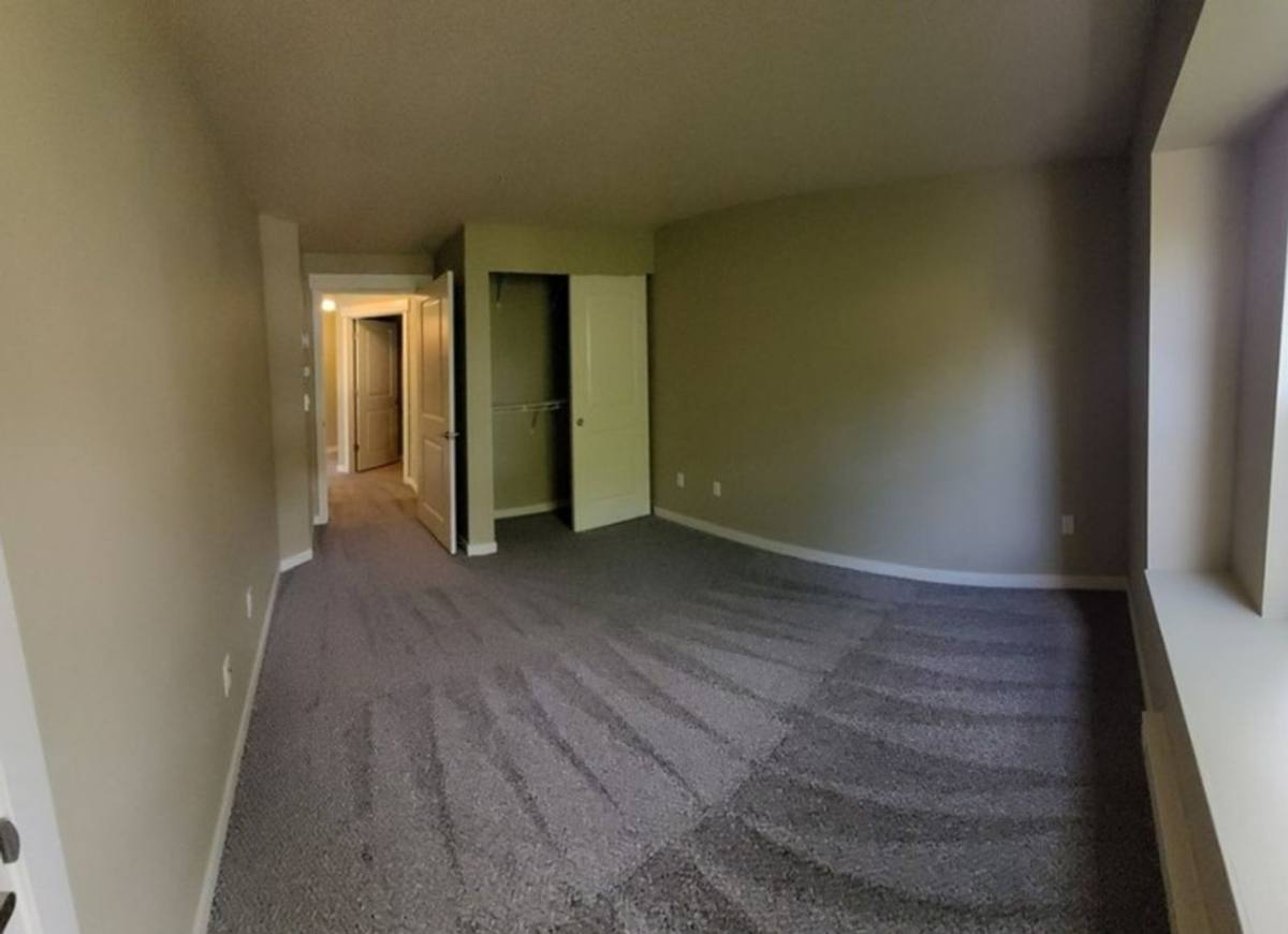 Condo for rent at 7711 NE 175th St, Kenmore, WA 98028