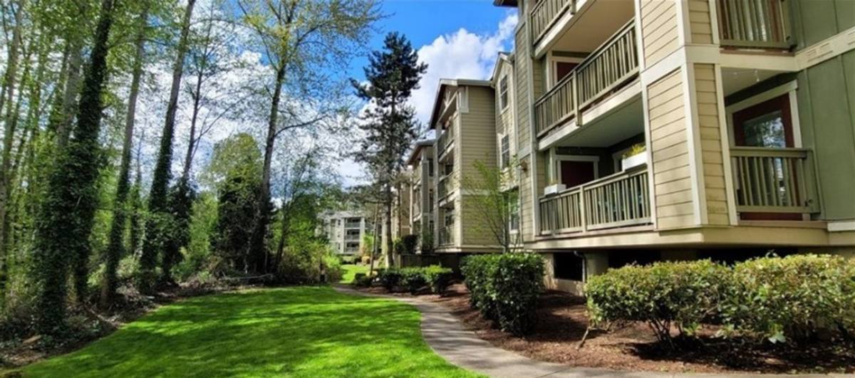 Condo for rent at 7711 NE 175th St, Kenmore, WA 98028