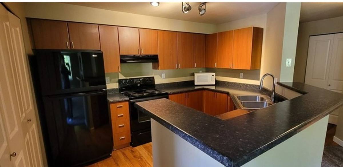 Condo for rent at 7711 NE 175th St, Kenmore, WA 98028