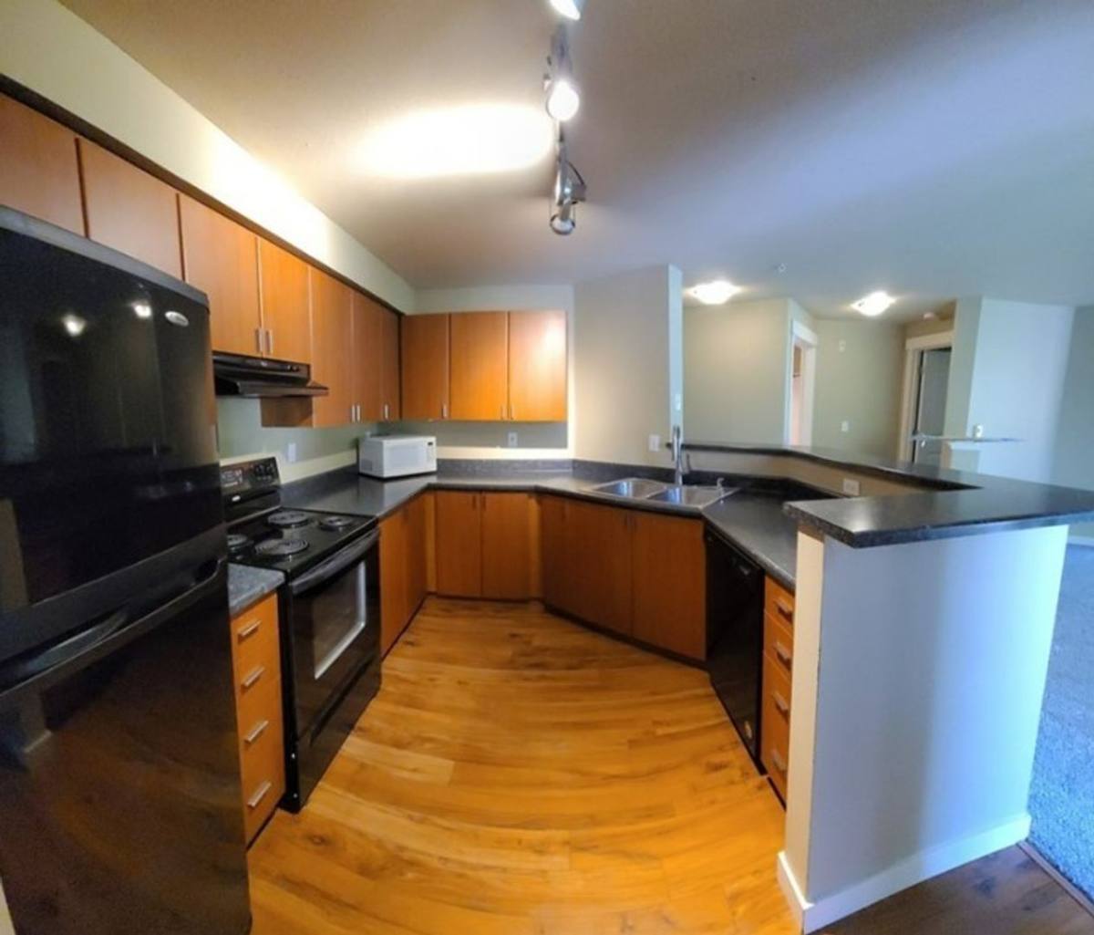 Condo for rent at 7711 NE 175th St, Kenmore, WA 98028