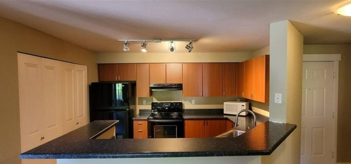 Condo for rent at 7711 NE 175th St, Kenmore, WA 98028