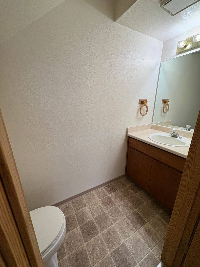Apartment for rent at 2050 Campus Dr, Medford, OR 97504
