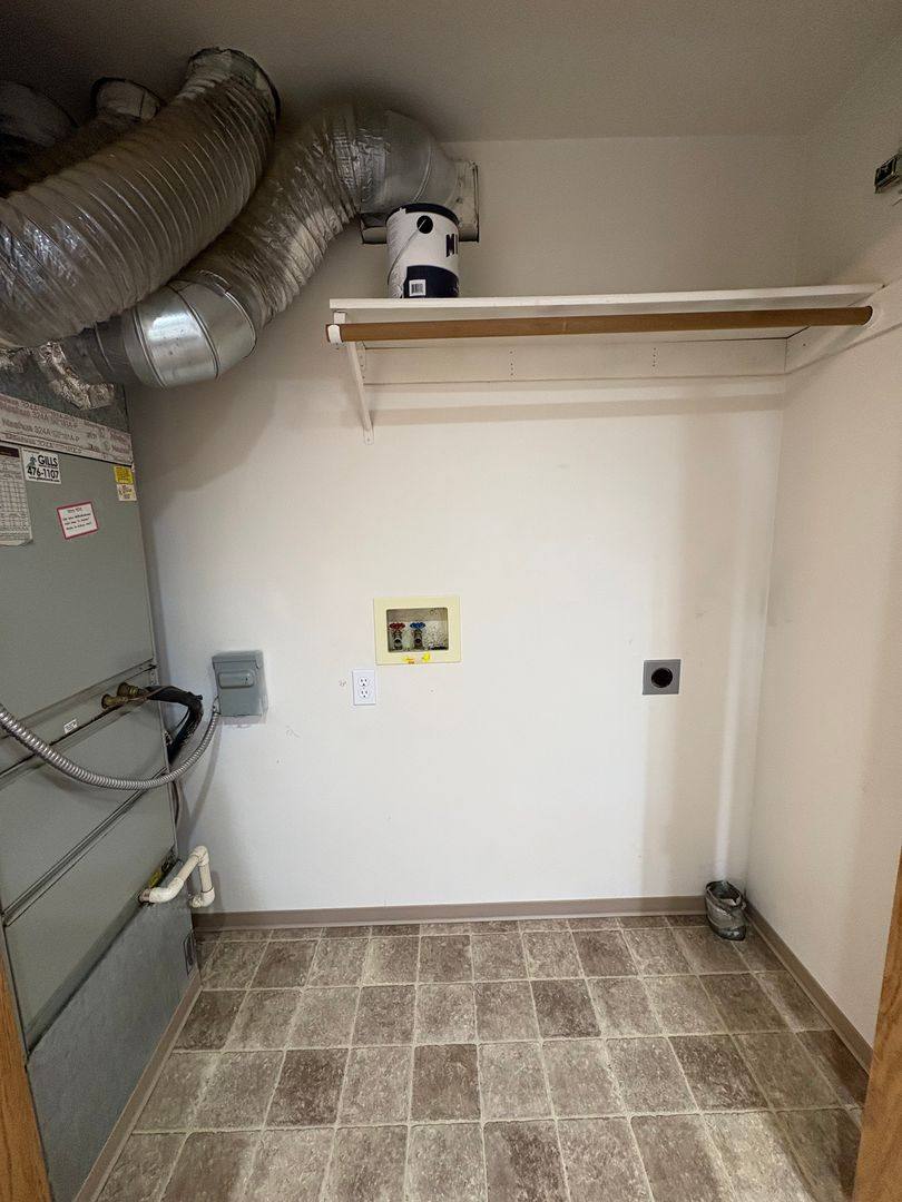 Apartment for rent at 2050 Campus Dr, Medford, OR 97504