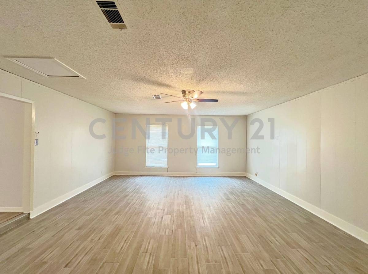 House for rent at 2121 Spanish Trail, Irving, TX 75060