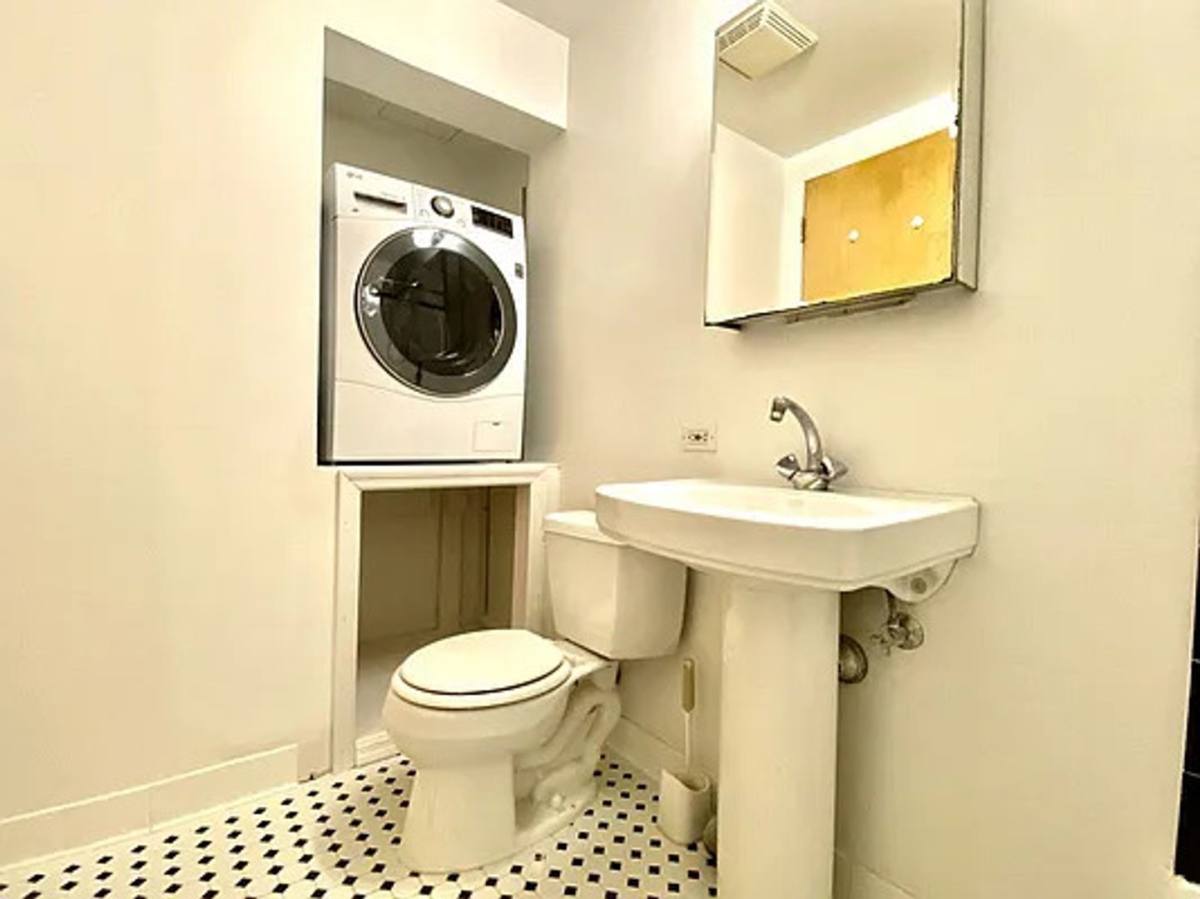 Townhouse for rent at 538 W 149th St, New York, NY 10031