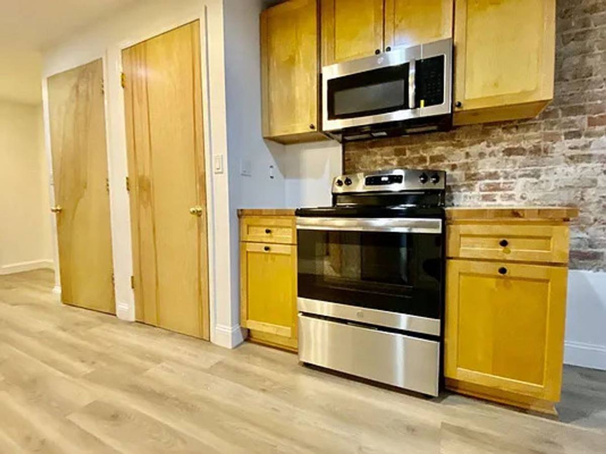 Townhouse for rent at 538 W 149th St, New York, NY 10031