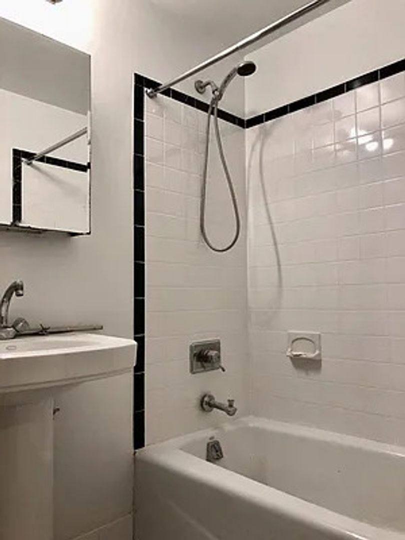 Townhouse for rent at 538 W 149th St, New York, NY 10031