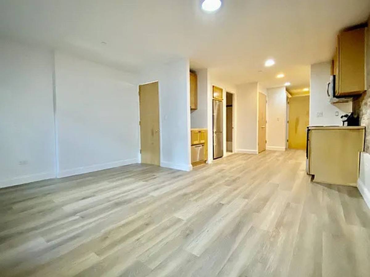 Townhouse for rent at 538 W 149th St, New York, NY 10031