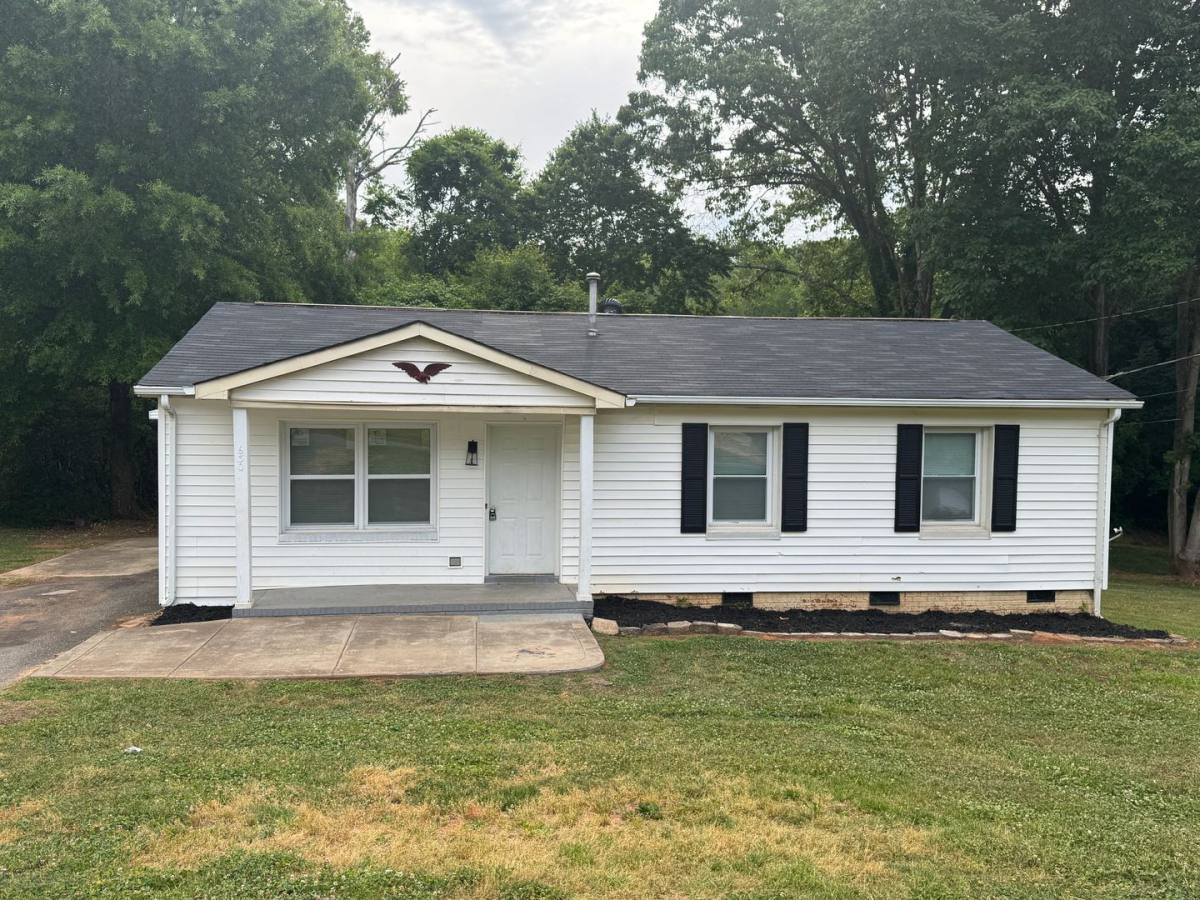 House for rent at 630 Dundeen Dr, Gastonia, NC 28052