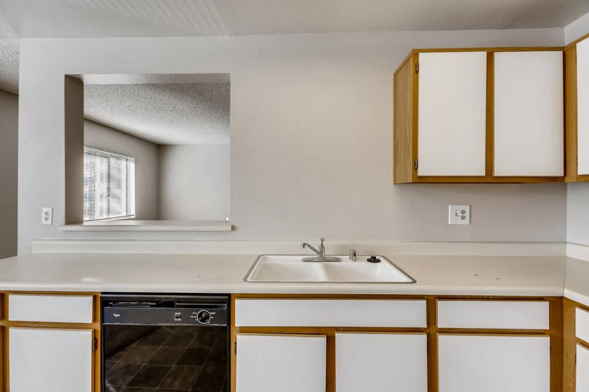 Condo for rent at 5171 Pioneer Ave, Las Vegas, NV 89146