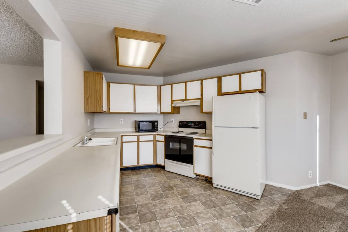 Condo for rent at 5171 Pioneer Ave, Las Vegas, NV 89146