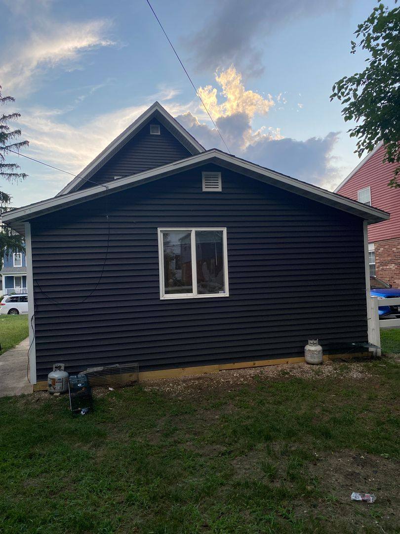 House for rent at 1028 N Lawrence St, South Bend, IN 46617
