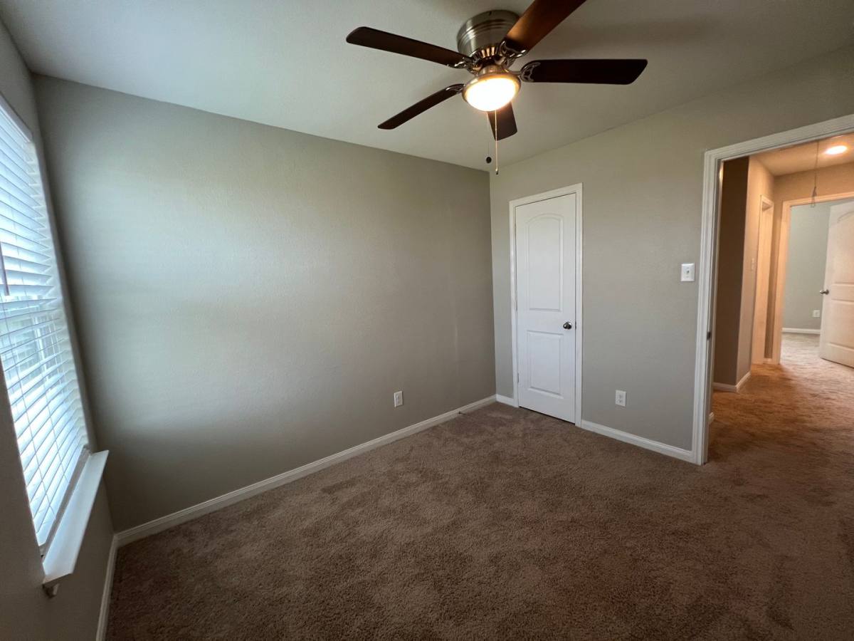 House for rent at 1005 Riverdale Cove, Jarrell, TX 76537