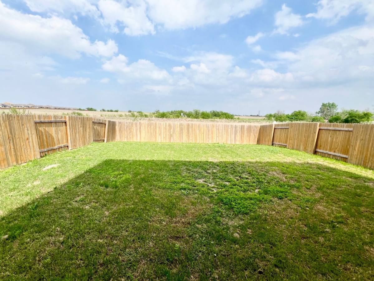 House for rent at 1005 Riverdale Cove, Jarrell, TX 76537