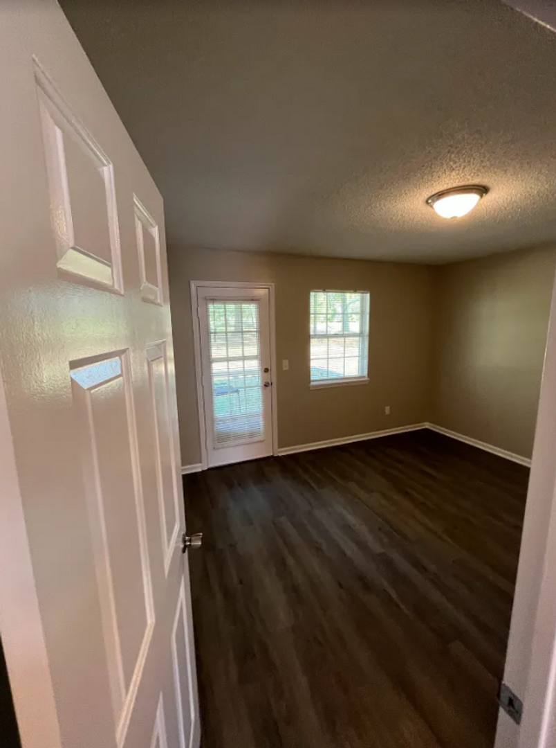 Condo for rent at 2916-C Creekview Court, High Point, NC 27265