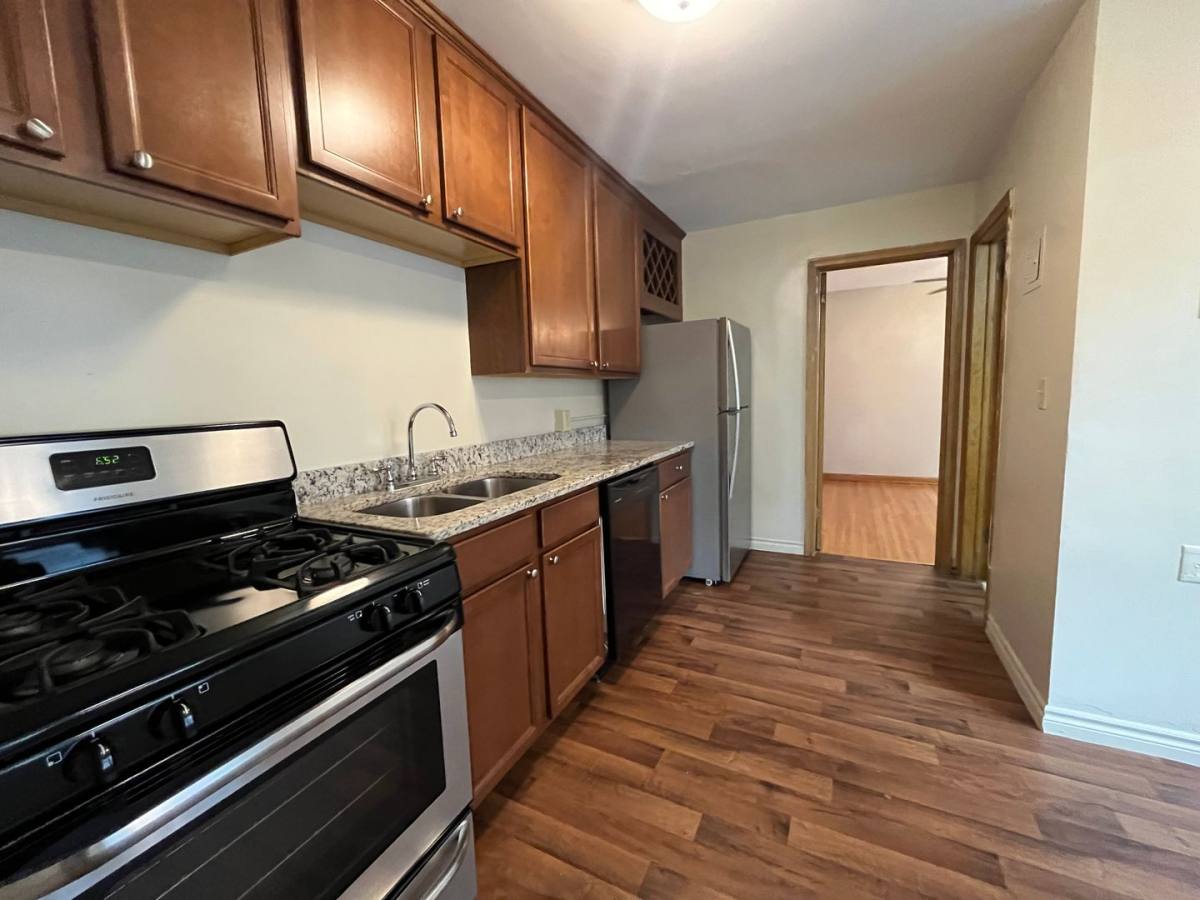 Apartment for rent at 1897 Grand Ave, Saint Paul, MN 55105