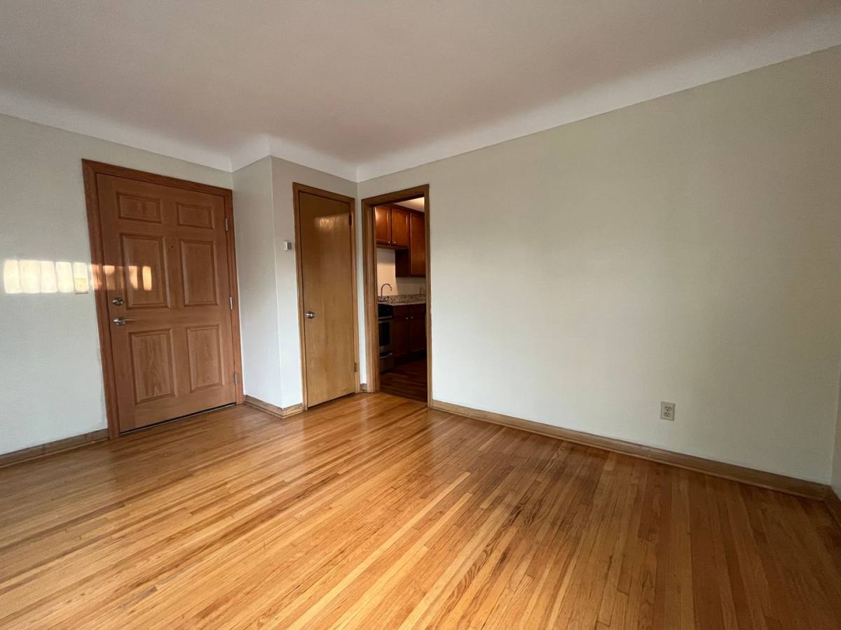 Apartment for rent at 1897 Grand Ave, Saint Paul, MN 55105