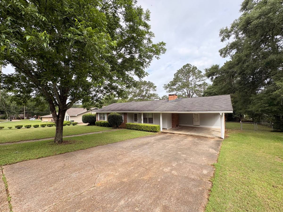 House for rent at 102 Navaho St, Enterprise, AL 36330