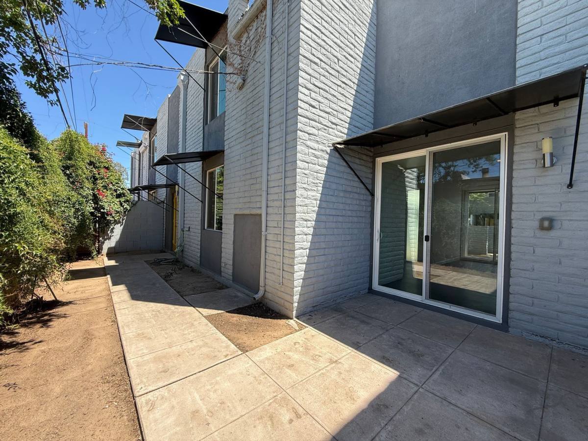 Townhouse for rent at 3021 N 39th St, Phoenix, AZ 85018