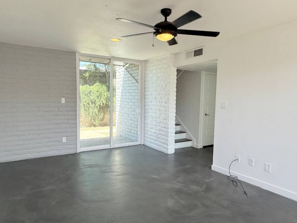Townhouse for rent at 3021 N 39th St, Phoenix, AZ 85018