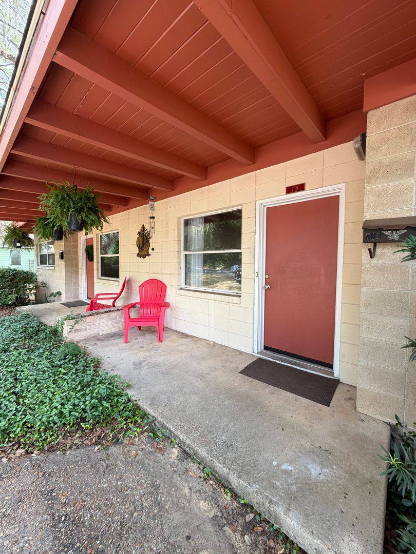 Apartment for rent at 717 Edgewood St, Tallahassee, FL 32303