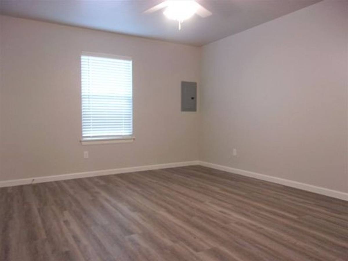 Townhouse for rent at 11306 Keystone Rd, Oklahoma City, OK 73114
