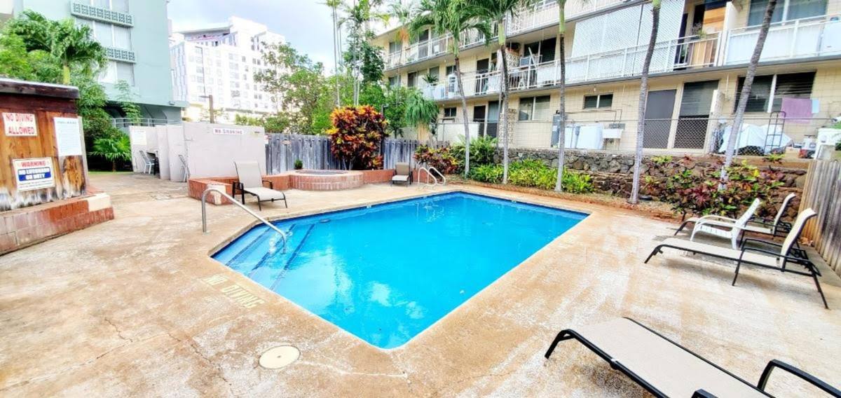 House for rent at 2724 Kahoaloha Lane, Honolulu, HI 96826