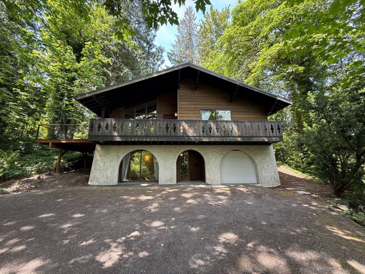 12115 SE 9th Place, Bellevue, WA 98005