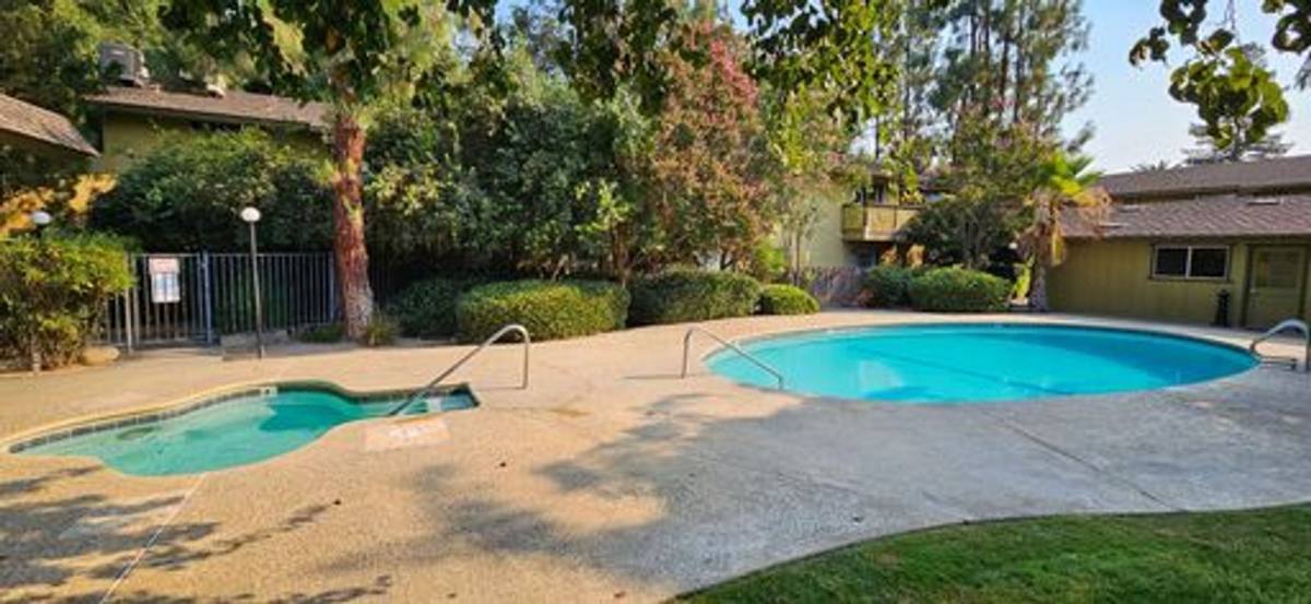 Apartment for rent at 3321 W Hillsdale Ave, Visalia, CA 93291