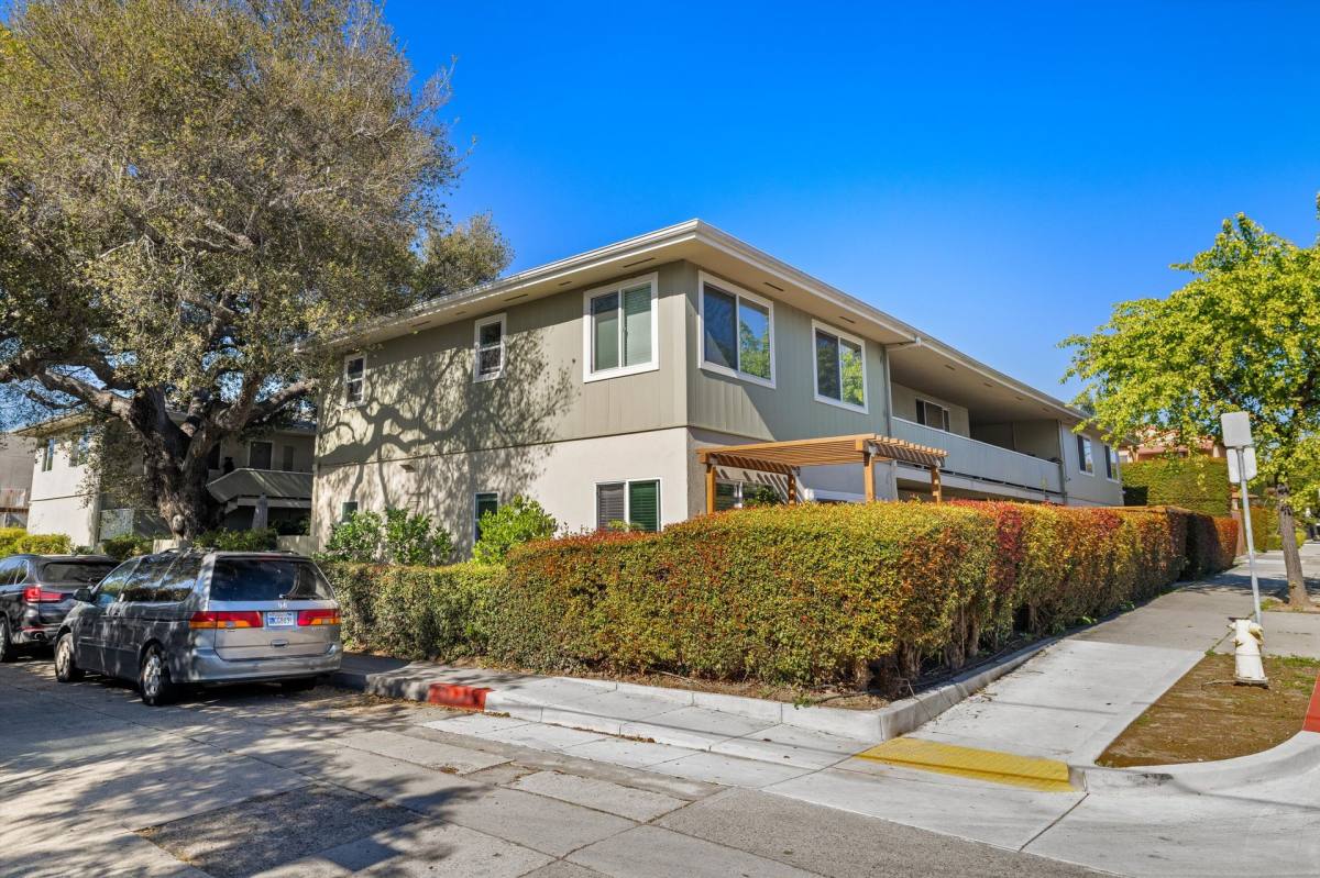 Apartment for rent at 1223 Garden St #B, Santa Barbara, CA 93101