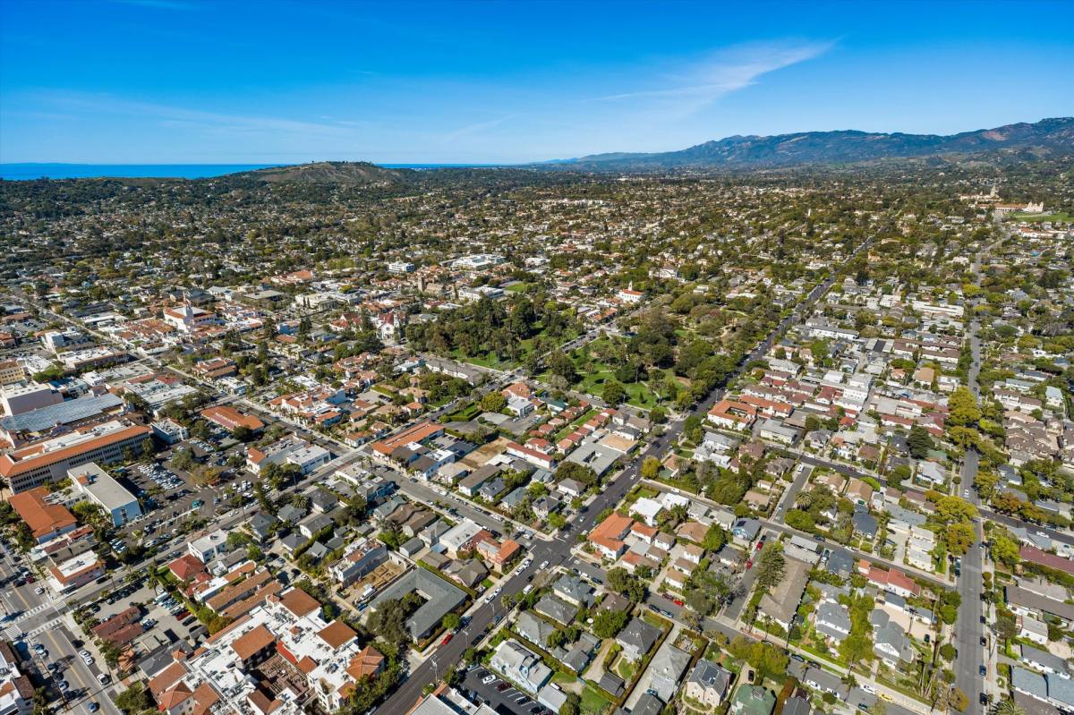 Apartment for rent at 1223 Garden St #D, Santa Barbara, CA 93101