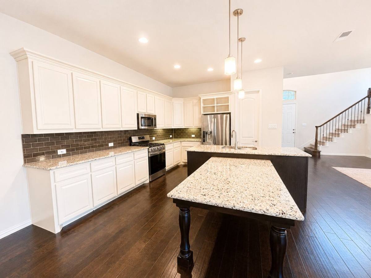 House for rent at 1033 Lone Ivory Trail, Arlington, TX 76005