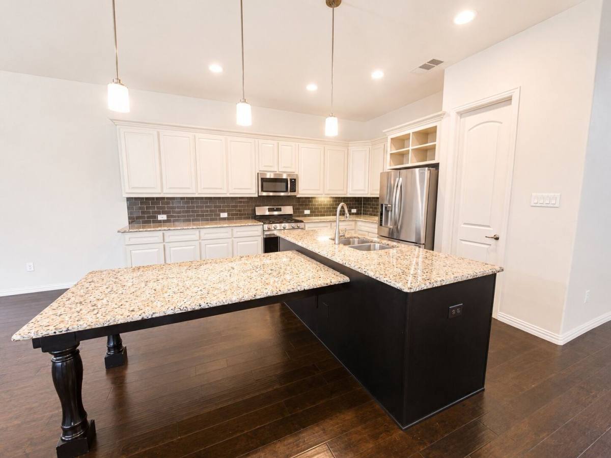 House for rent at 1033 Lone Ivory Trail, Arlington, TX 76005