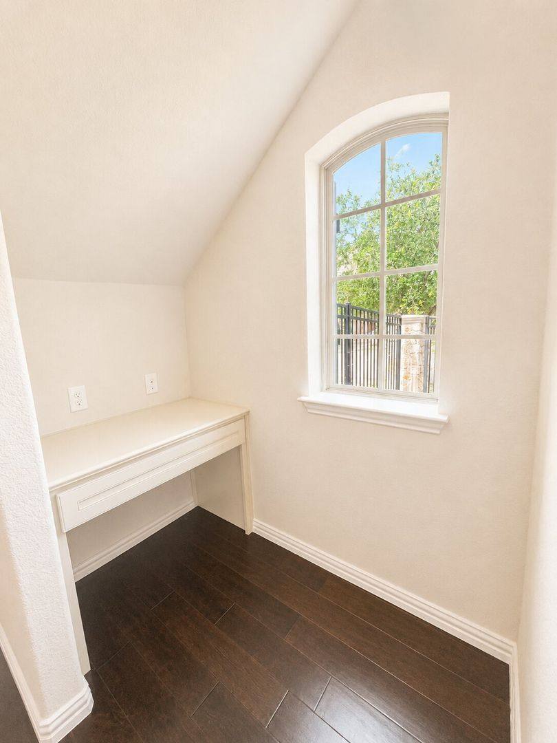 House for rent at 1033 Lone Ivory Trail, Arlington, TX 76005