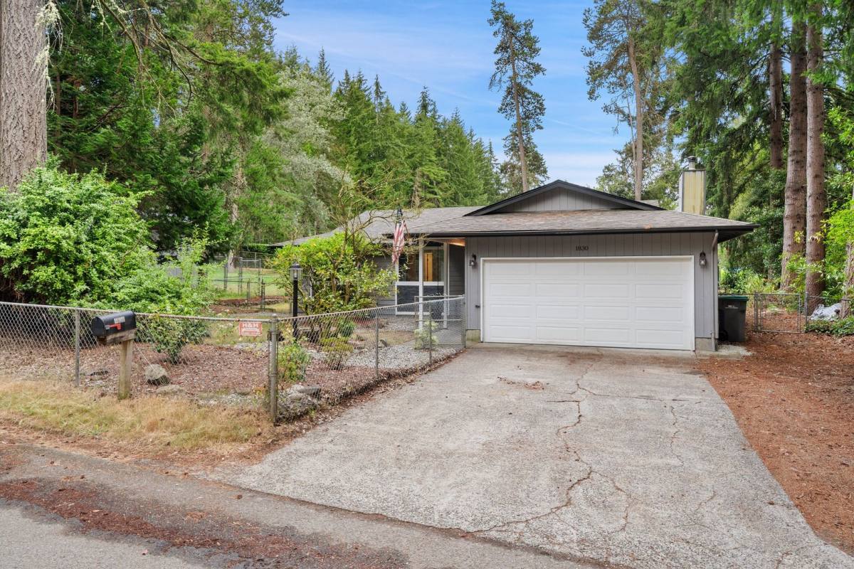 House for rent at 1830 Vale Rd, Port Orchard, WA 98366