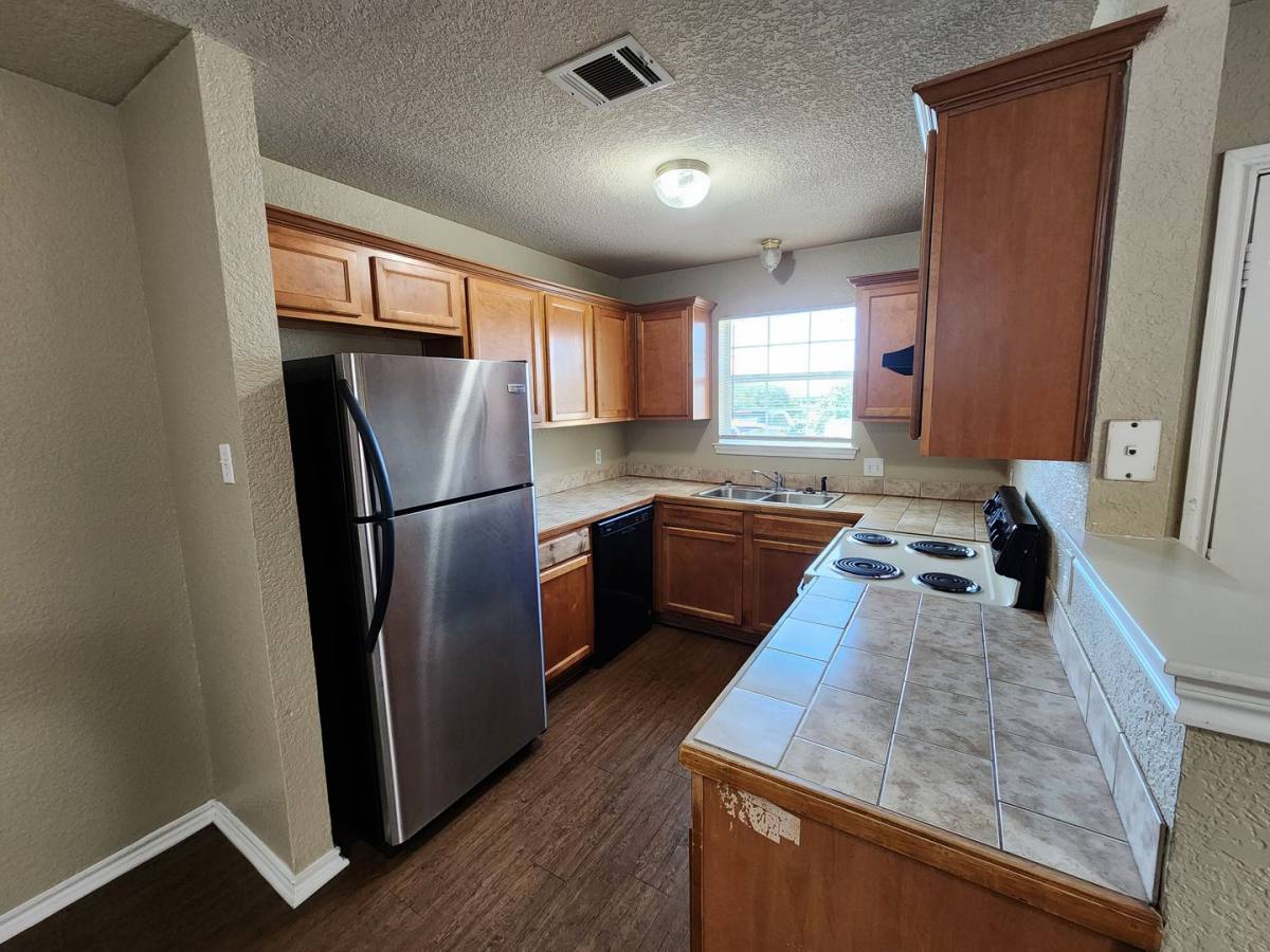 Apartment for rent at 1429 E Robert St, Fort Worth, TX 76104