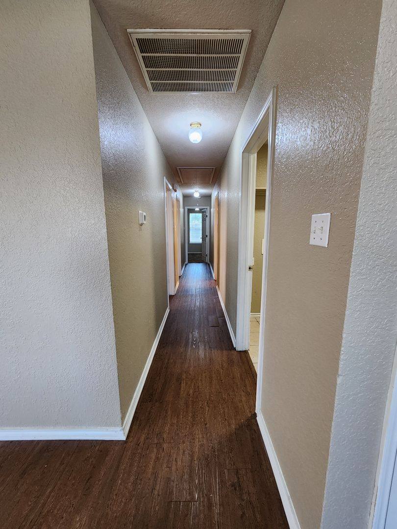 Apartment for rent at 1429 E Robert St, Fort Worth, TX 76104