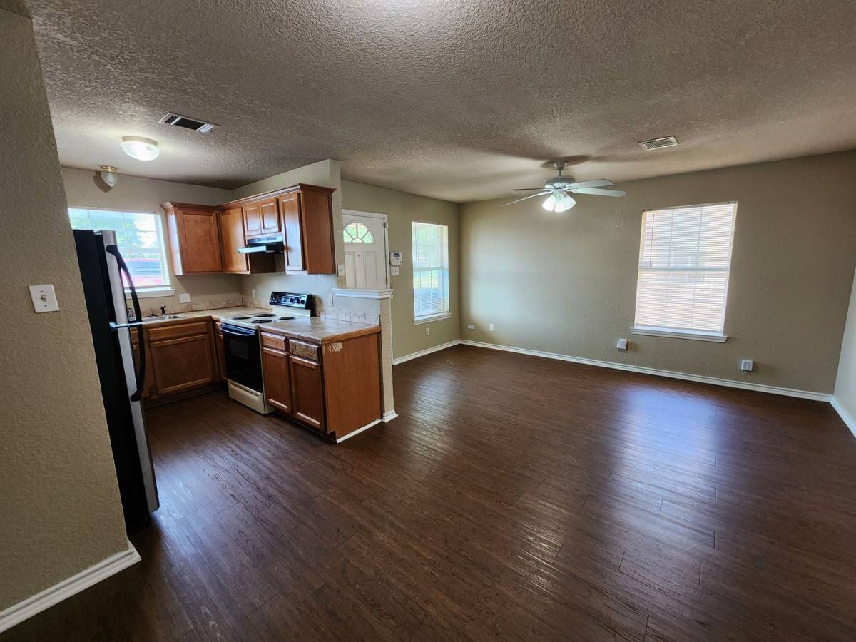 Apartment for rent at 1429 E Robert St, Fort Worth, TX 76104