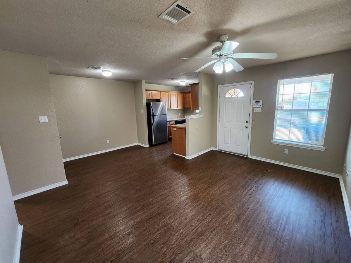 Apartment for rent at 1429 E Robert St, Fort Worth, TX 76104